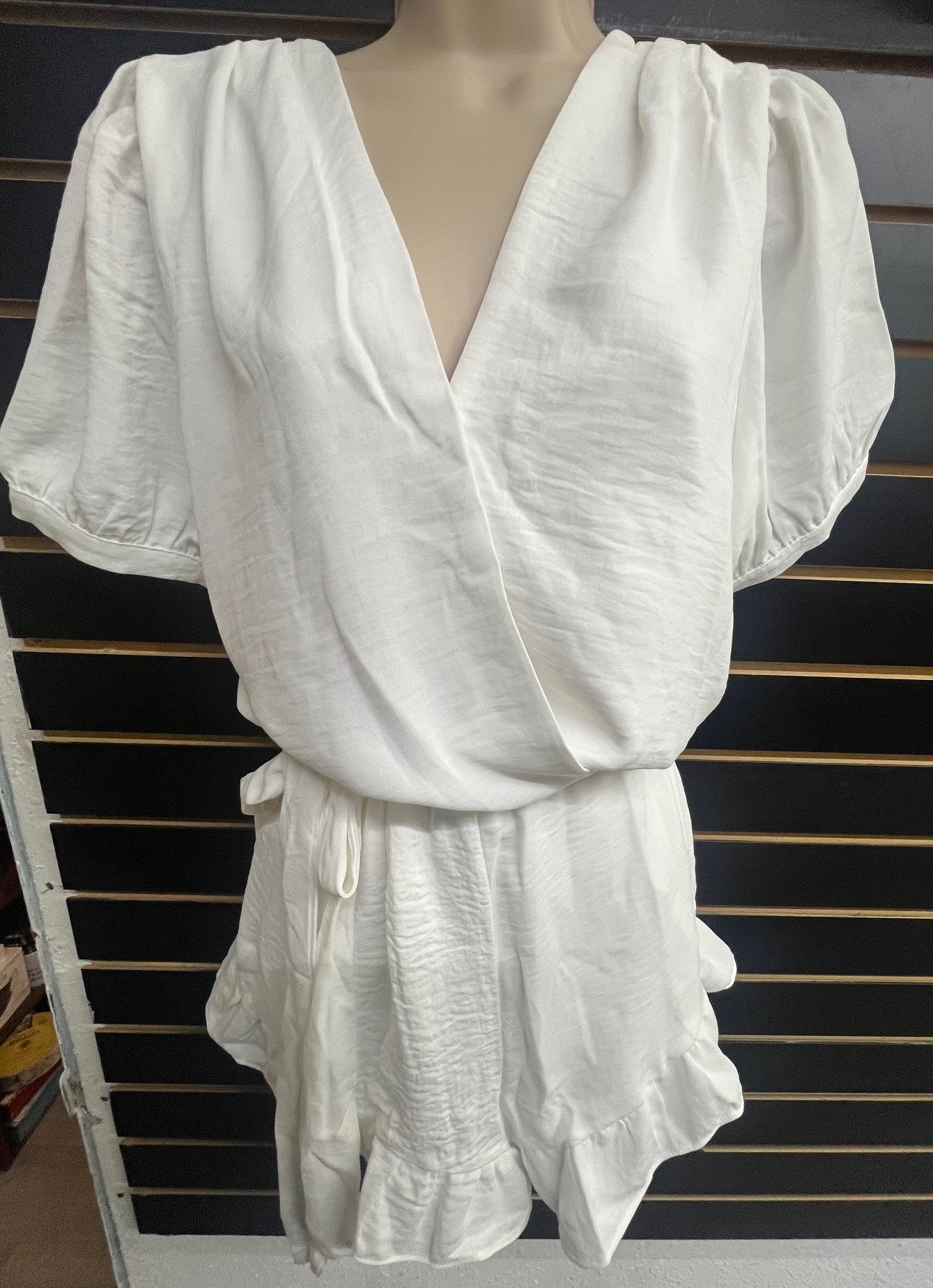 IVORY CHIC TIE WAIST ROMPER