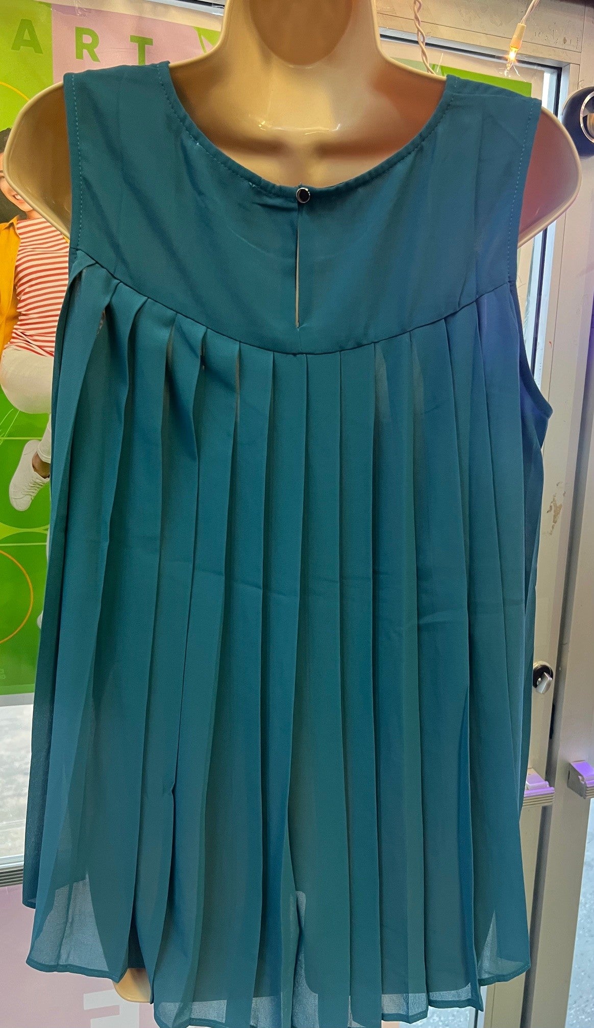 EESOME BACK PLEAT TANK