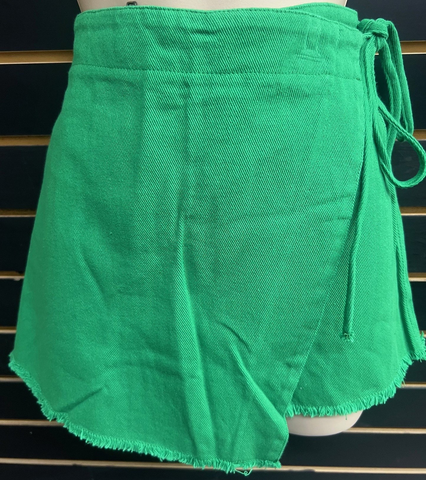 URBAN EDGE MINERAL WRAP SKORT