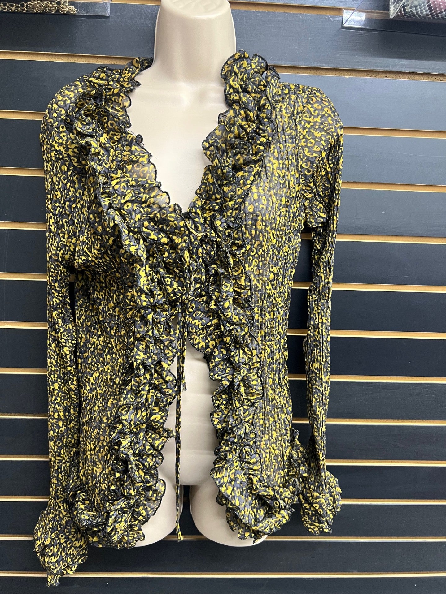 LOVELESS RUFFLE