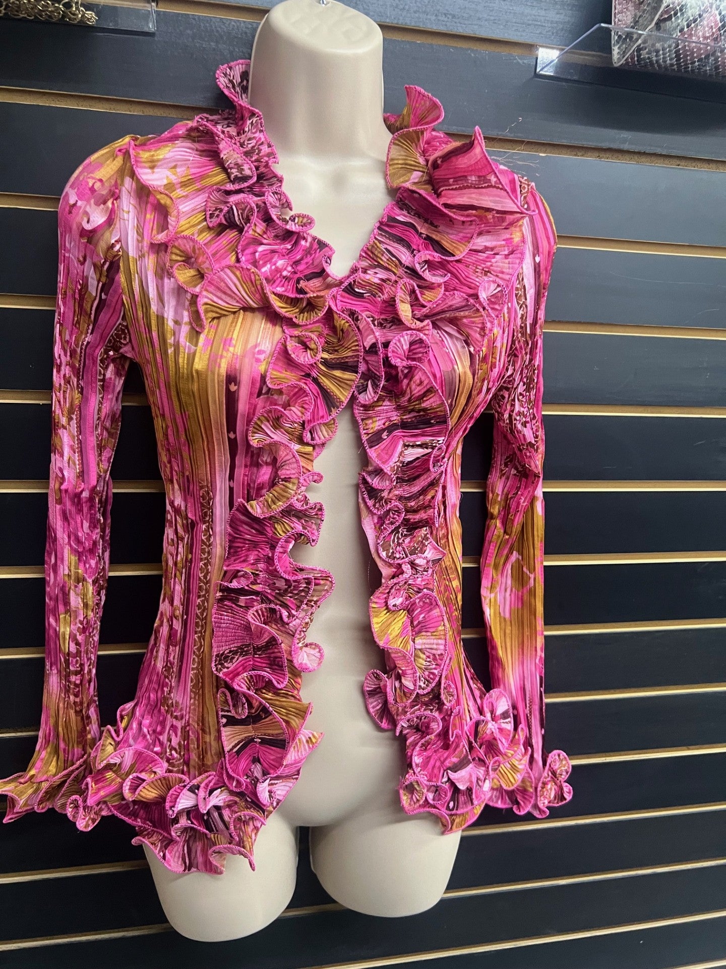 LOVELESS RUFFLE