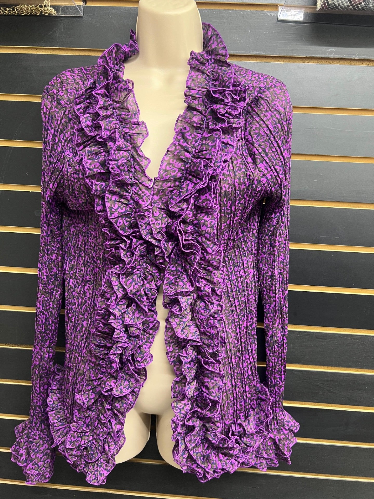LOVELESS RUFFLE