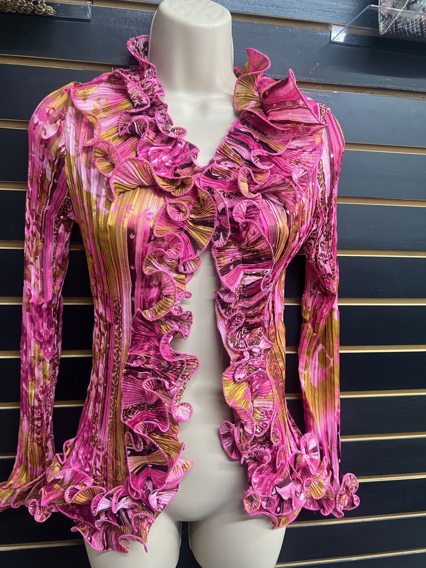LOVELESS RUFFLE
