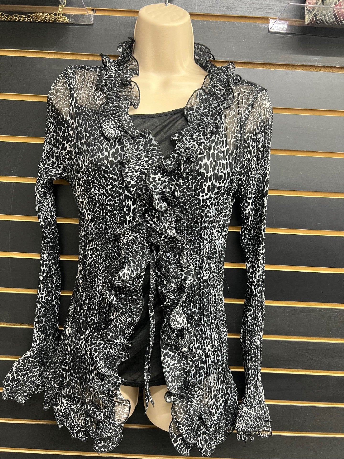 LOVELESS RUFFLE