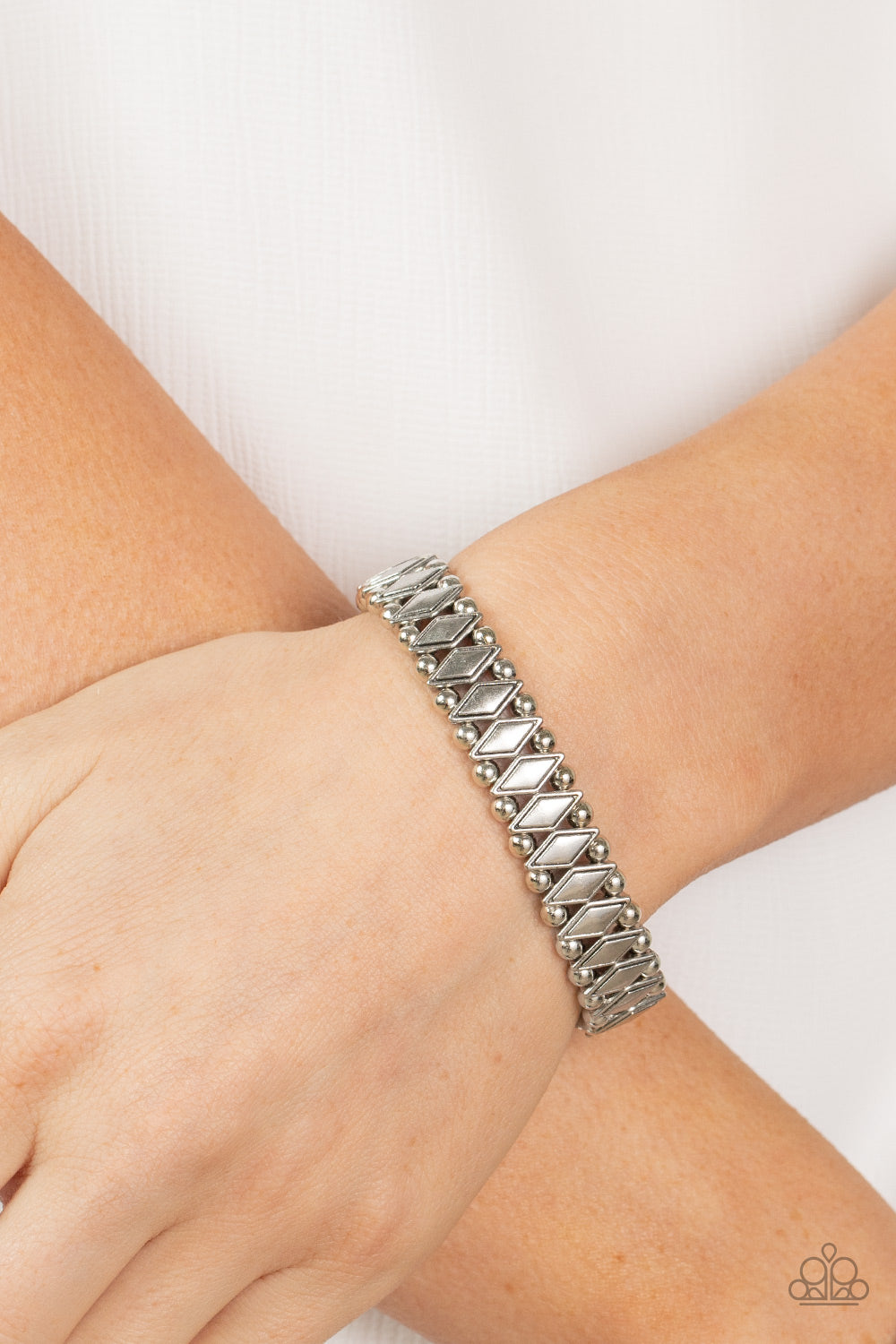 Abstract Advisory Silver