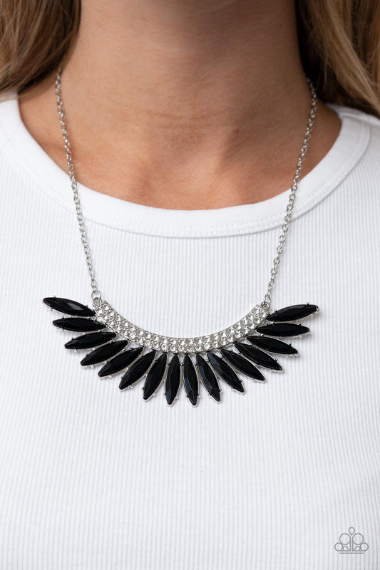 FLAUNTABLE BLACK